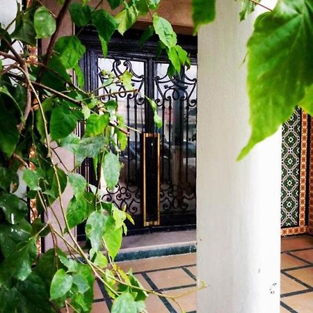 Hotel Ayachi Tunis Buitenkant foto