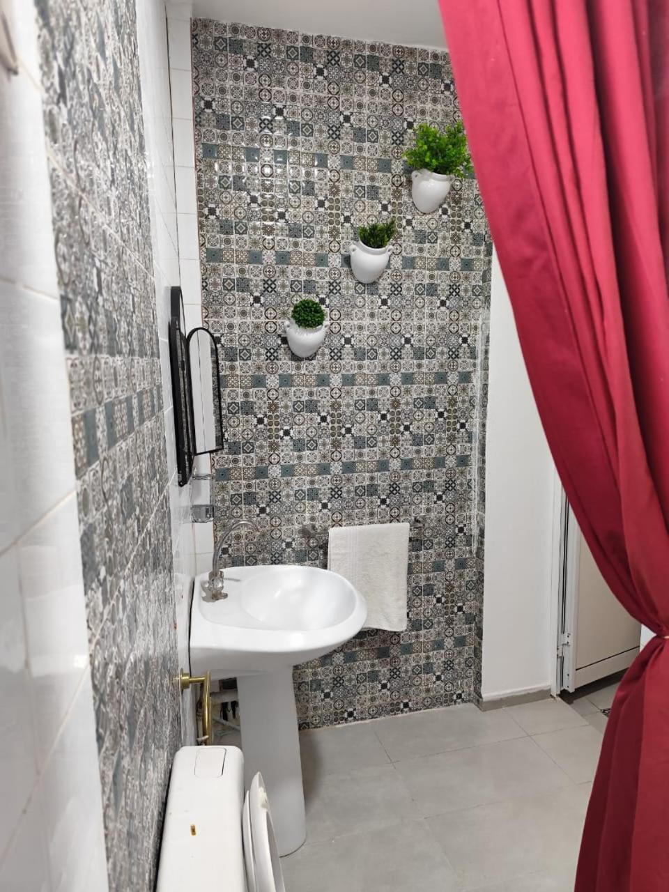 Hotel Ayachi Tunis Buitenkant foto