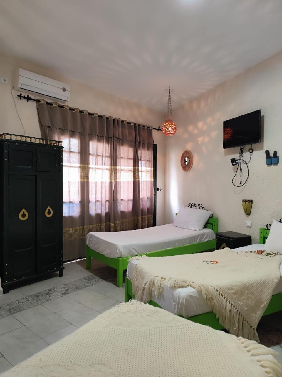 Hotel Ayachi Tunis Buitenkant foto